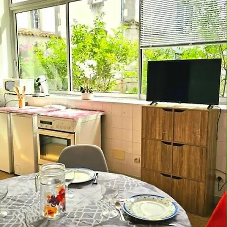 Apartment Centre Ville- Cour- Pkg Proximite Aurillac